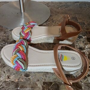 *NWOB* Aloha Island Colorful Braided Sandals with Brown Straps. Sz 4M.